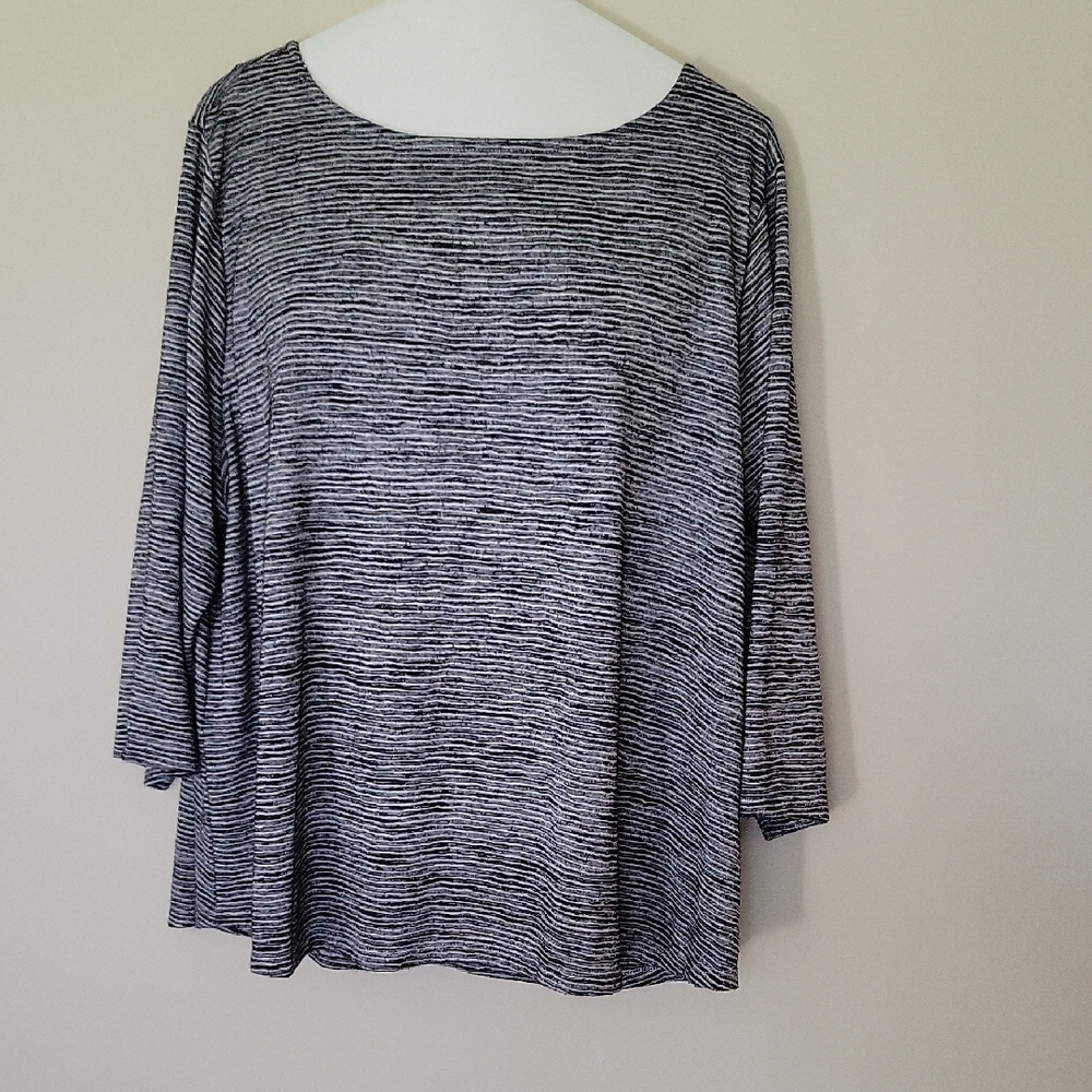 Women's Black and White Striped Top